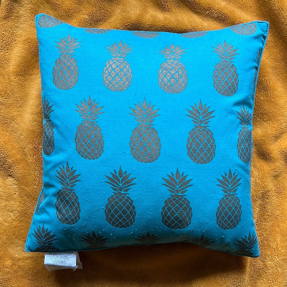 Pineapple Throw Pillow